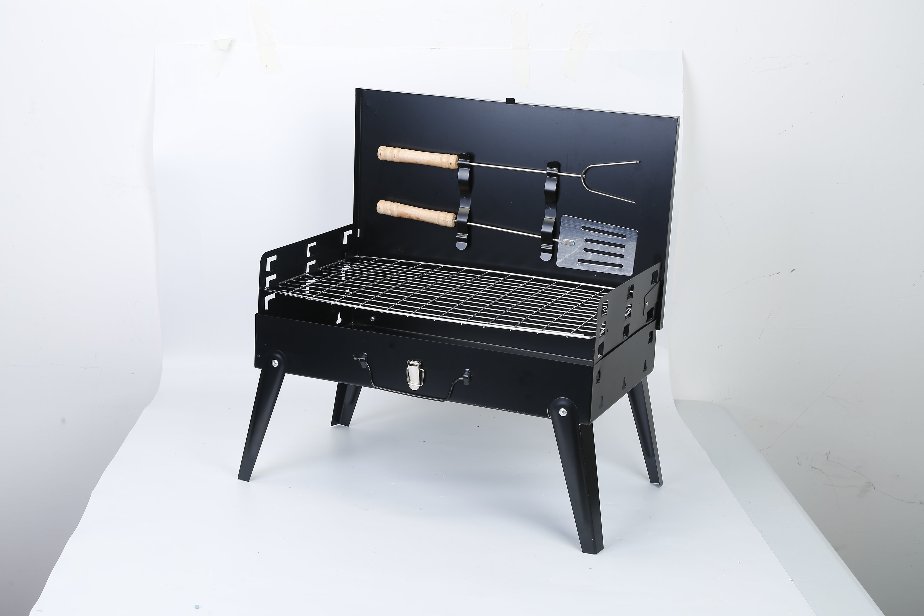 1Pc 16.7x10x17.7in Portable Charcoal Grill Foldable BBQ Suitcase Grill Shelf For Outdoor Camping Picnics Garden Grilling Fedex Shipping